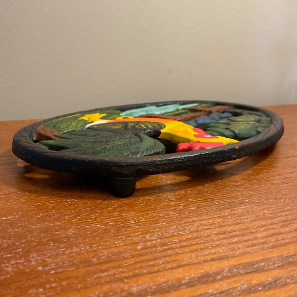 Cast Iron Painted Rooster Trivet with Colourful Farmyard Scene - Hot Pot Stand - Picture 9 of 16